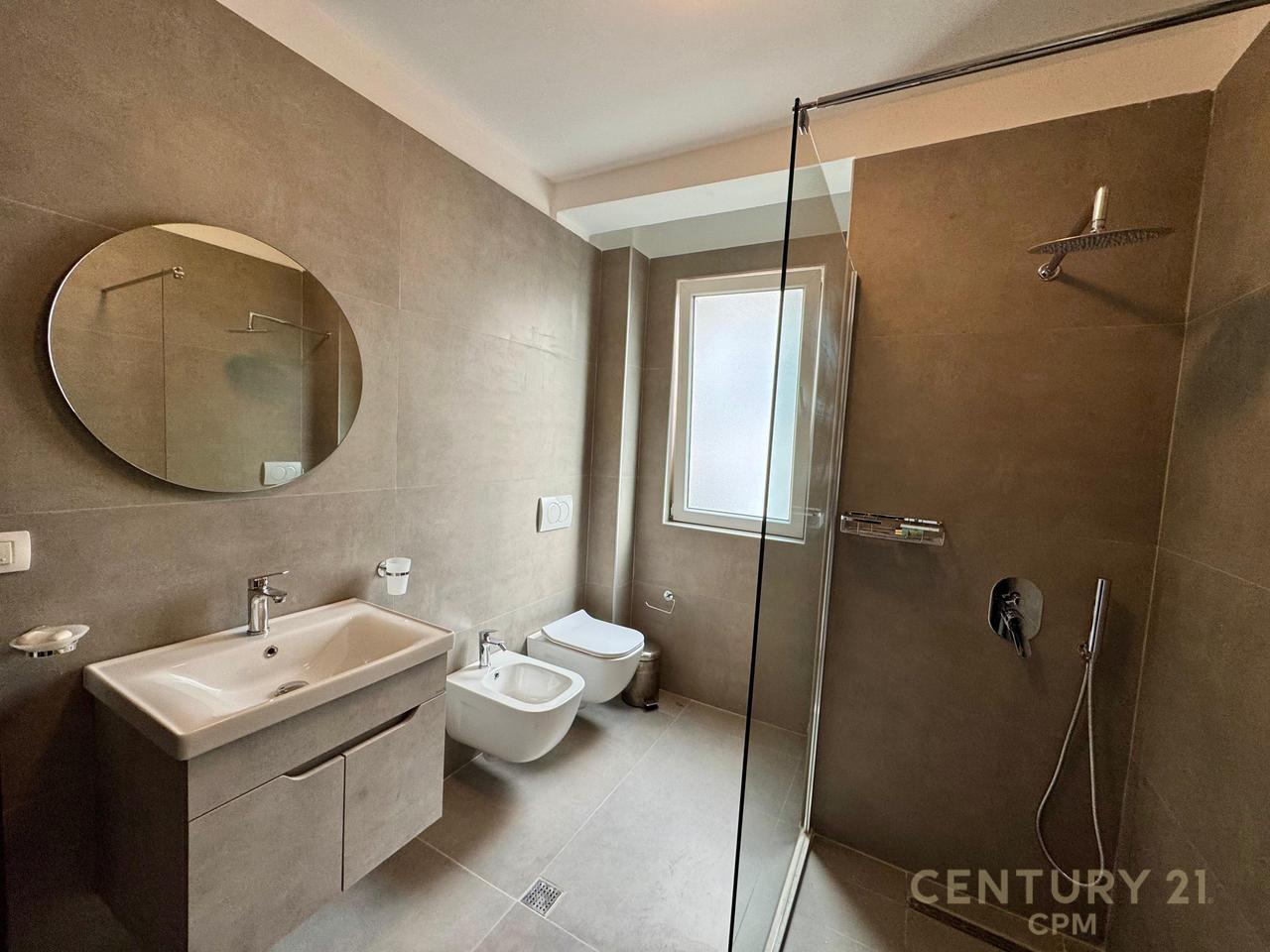 Japim me qira duplex 3+1+2 tek Rezidenca Kodra e Diellit 1!