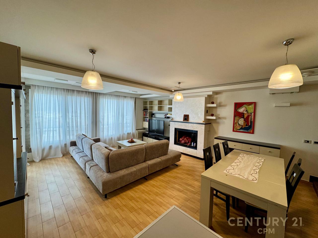 Japim me qira duplex 3+1+2 tek Rezidenca Kodra e Diellit 1!