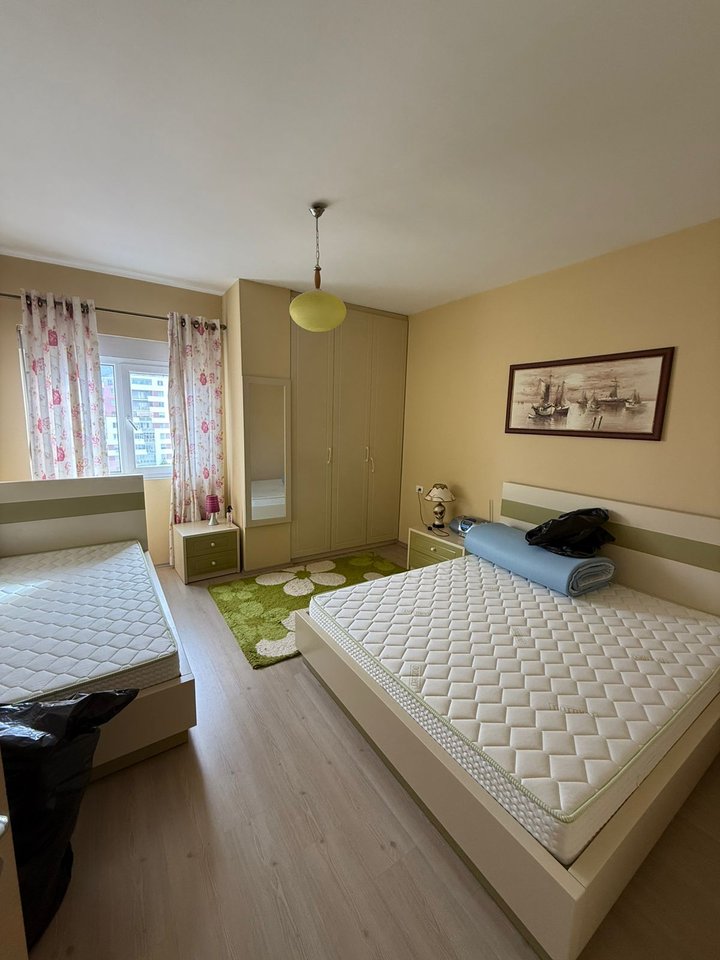 Shitet Apartament 2+1 – Pranë Hotel Pogradeci, Pogradec