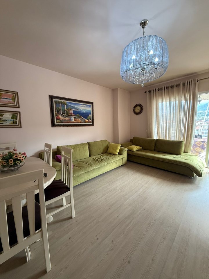 Shitet Apartament 2+1 – Pranë Hotel Pogradeci, Pogradec