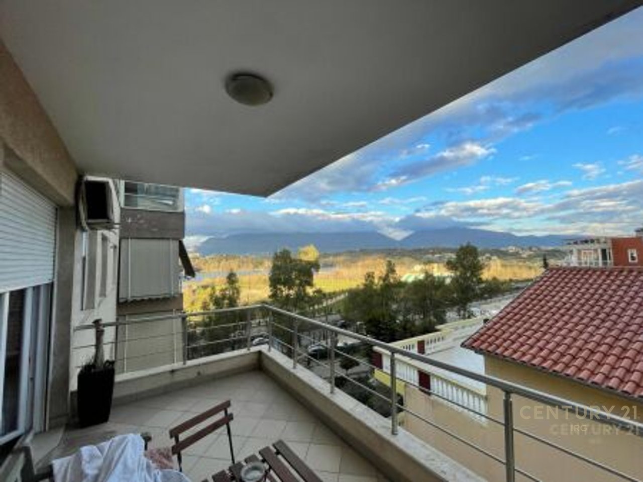 2+1 APARTMENT FOR SALE IN LIJENI THATE