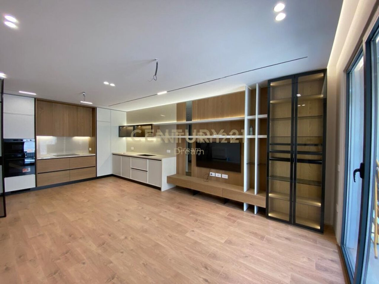 APARTAMENT 2+1+2 NE SHITJE PRANE ''VET HOSPITAL''