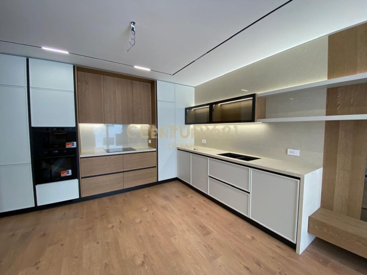 APARTAMENT 2+1+2 NE SHITJE PRANE ''VET HOSPITAL''