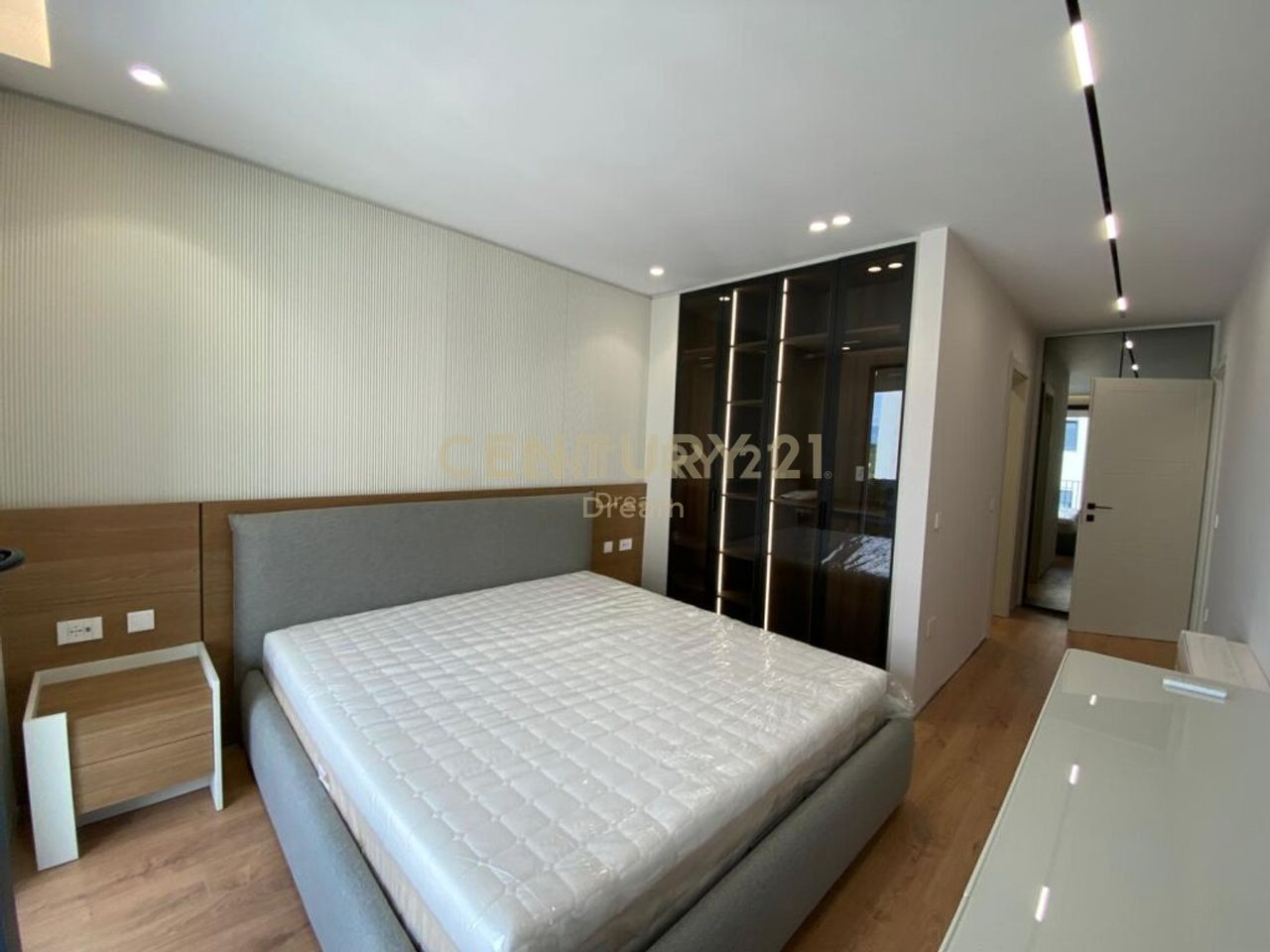 APARTAMENT 2+1+2 NE SHITJE PRANE ''VET HOSPITAL''