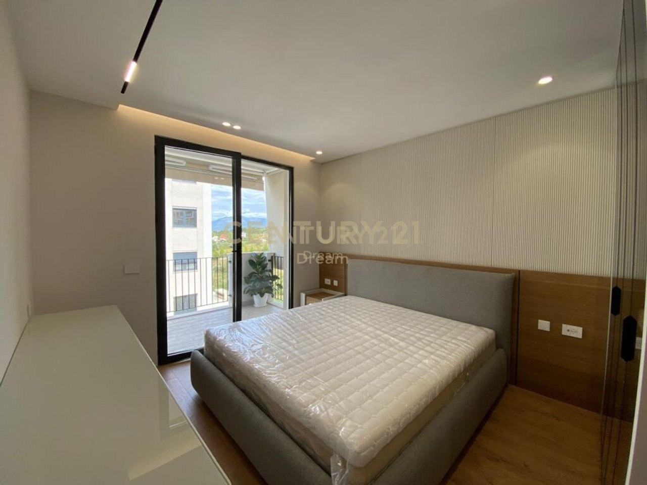 APARTAMENT 2+1+2 NE SHITJE PRANE ''VET HOSPITAL''