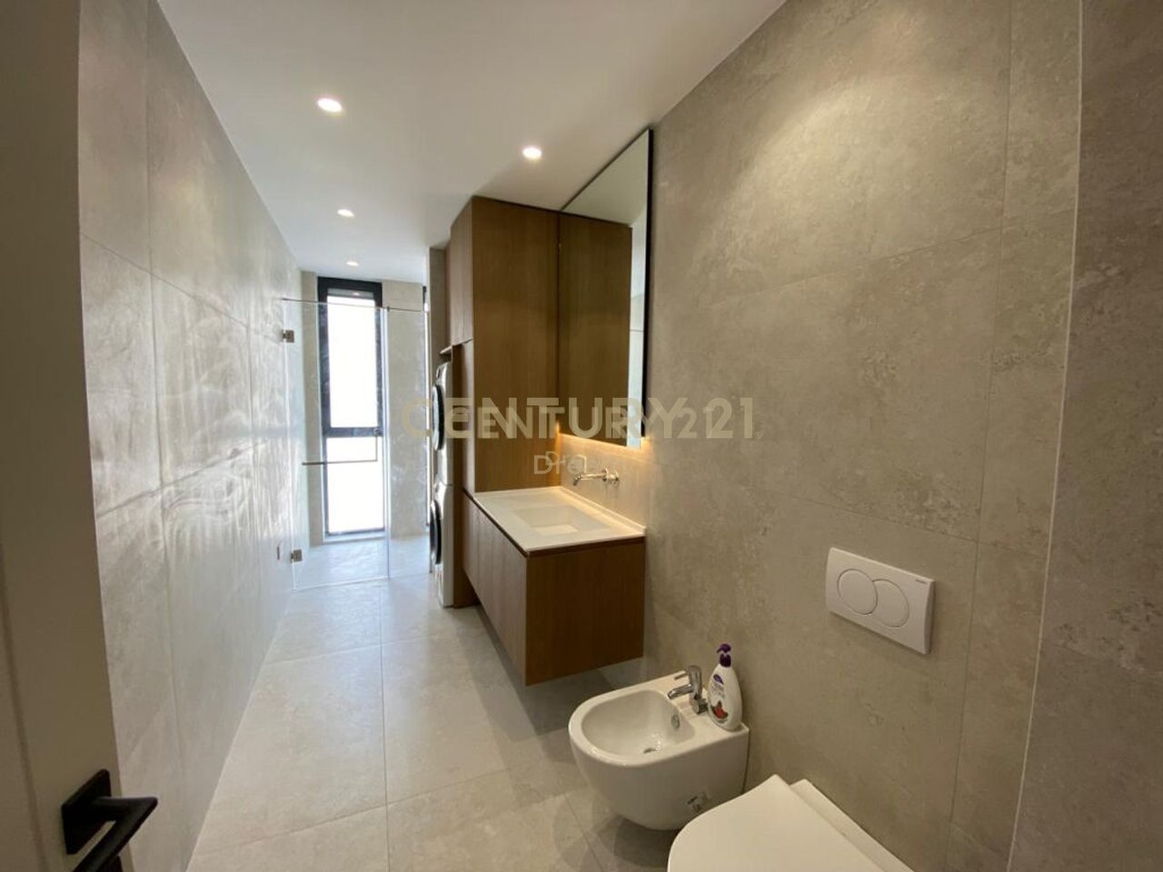 APARTAMENT 2+1+2 NE SHITJE PRANE ''VET HOSPITAL''
