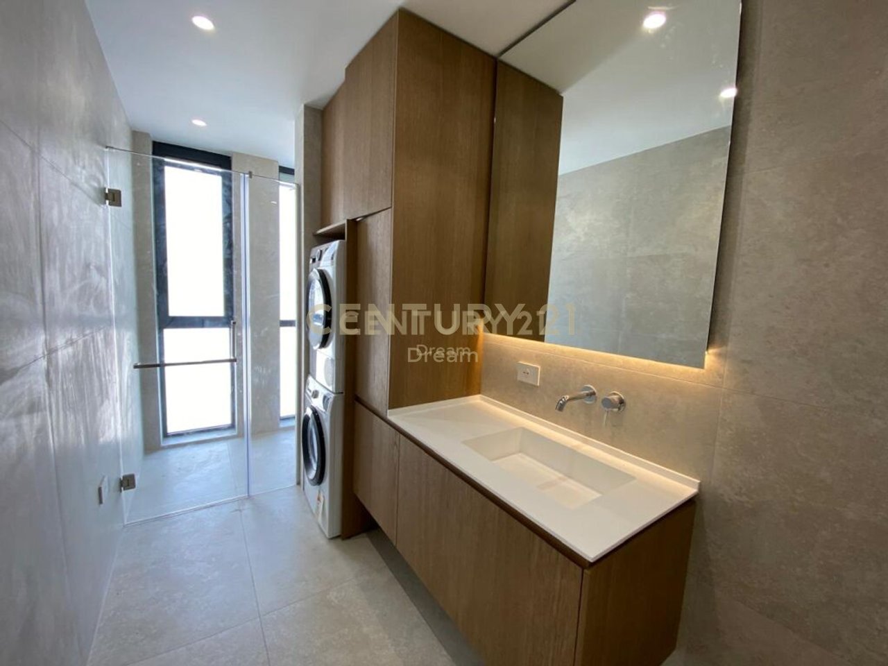APARTAMENT 2+1+2 NE SHITJE PRANE ''VET HOSPITAL''