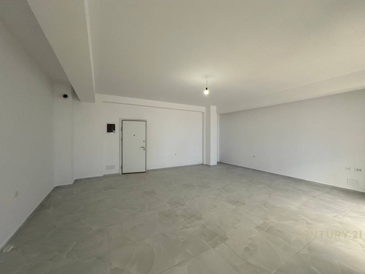 Ambient Komercial për Qira – Rezidenca Kaimi!