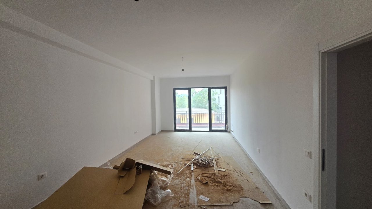 PER SHITJE APARTAMENT 2+1+2 TEK ARLIS FARMACIA 10 !