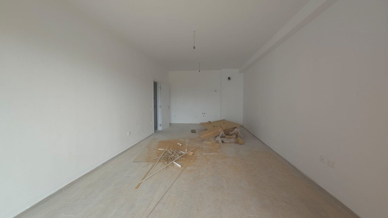 PER SHITJE APARTAMENT 2+1+2 TEK ARLIS FARMACIA 10 !