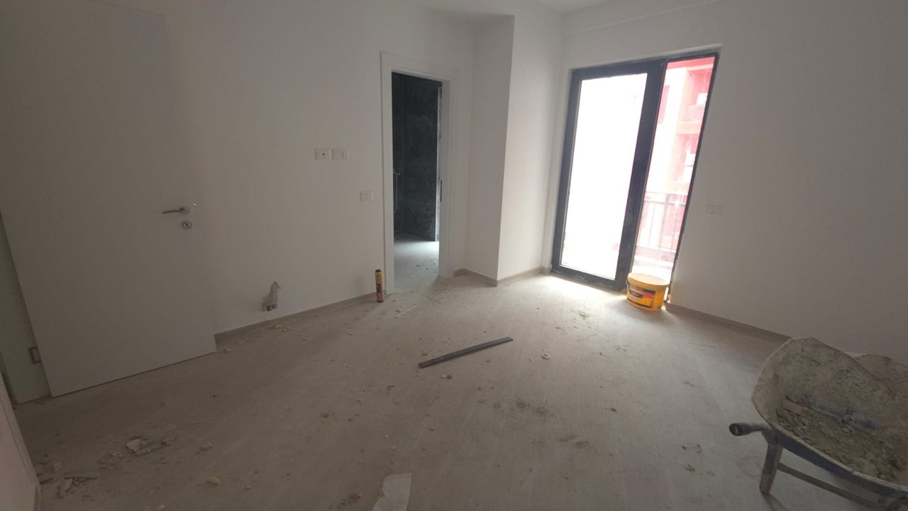 PER SHITJE APARTAMENT 2+1+2 TEK ARLIS FARMACIA 10 !