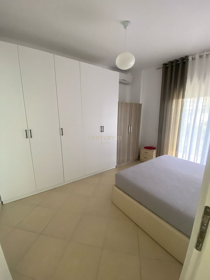 JAPIM ME QIRA  APARTAMENT 1+1 NE "UJE TE FTOHTE" ME PAMJE NE DET!!!