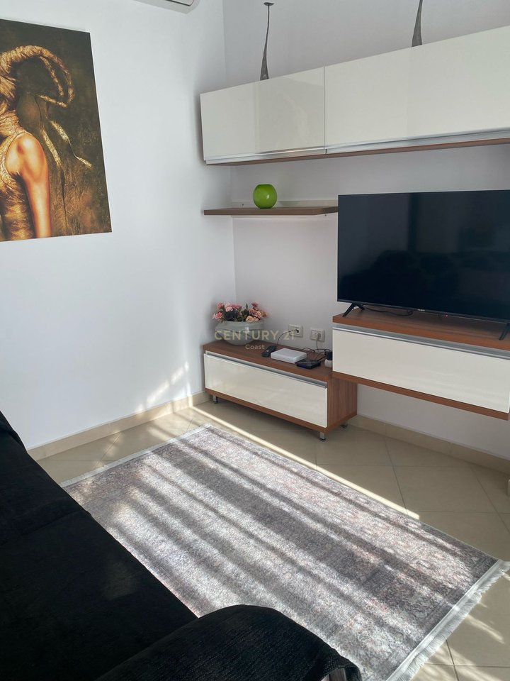 JAPIM ME QIRA  APARTAMENT 1+1 NE "UJE TE FTOHTE" ME PAMJE NE DET!!!