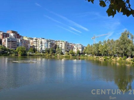 Penthouse 3+1+2 Në Shitje në Liqeni i Thatë, Tirana