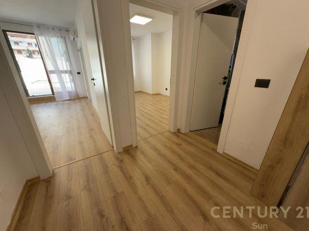 Apartament 1+1 dhe verande me Qira te Ish Ekspozita, Tiranë