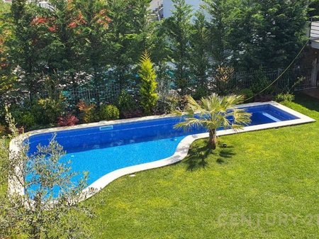 Vile Luksoze Individuale per shitje prane Natyres se Qete