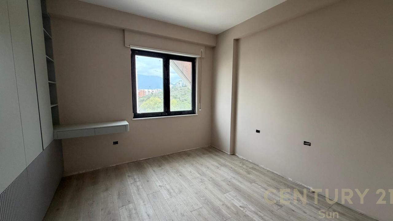 SHESIM DUPLEX 3+1+2+VERANDE TEK REZIDENCA KODRA E DIELLIT 1 !