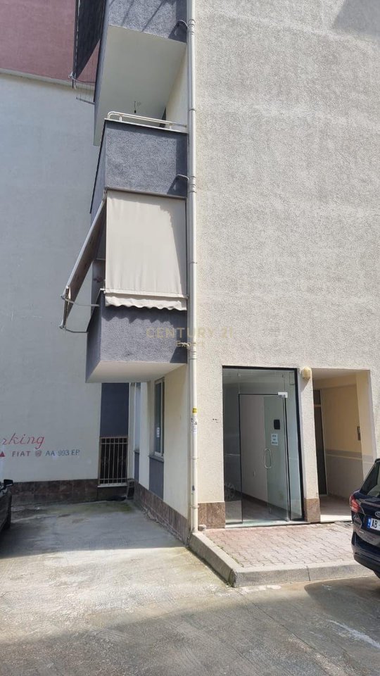 LOCALE COMMERCIALE IN AFFITTO A FRESK