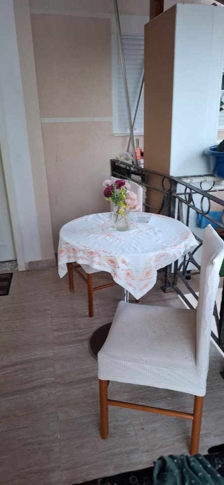 JEPET PER QIRA KATI I 2-TE I NJE BANESE 2-KATESHE,PRANE SPITALIT,VLORE!