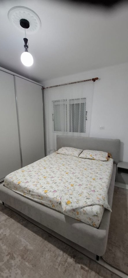 JEPET PER QIRA KATI I 2-TE I NJE BANESE 2-KATESHE,PRANE SPITALIT,VLORE!