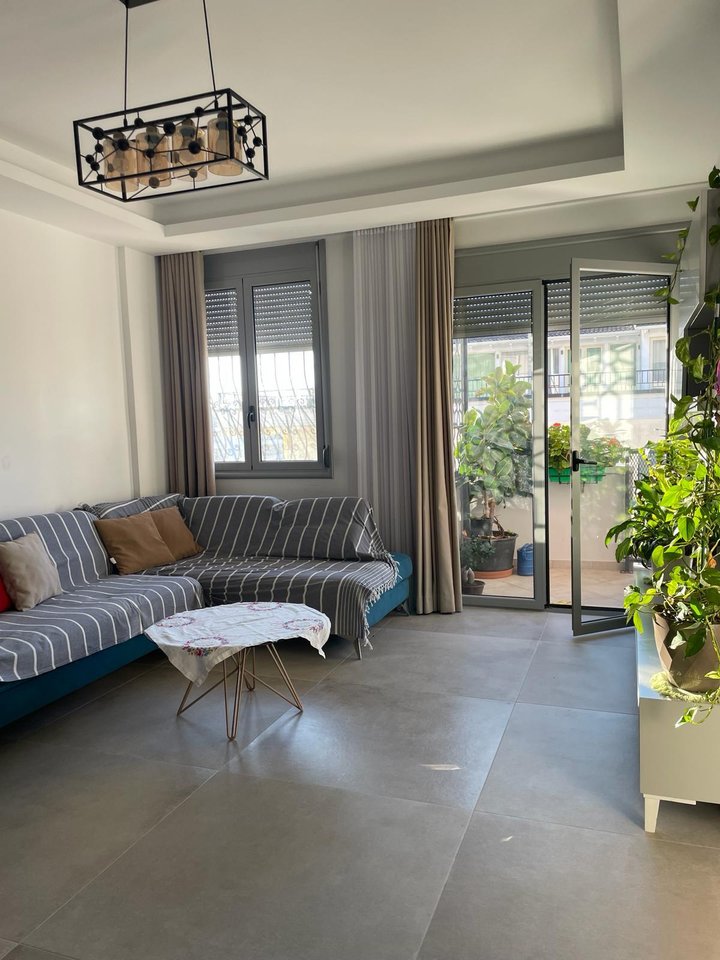 APARTAMENT 2+1+2 PER QIRA,NE BULEVARDIN VLORE-SKELE(E disponueshme nga 1 Qershori 2026)