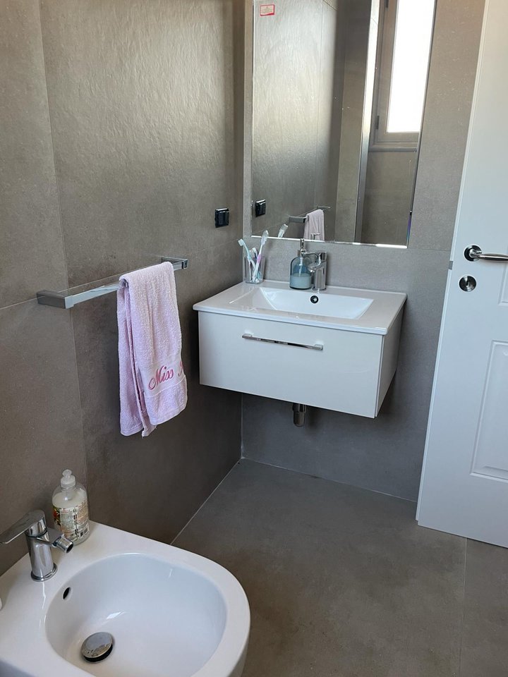 APARTAMENT 2+1+2 PER QIRA,NE BULEVARDIN VLORE-SKELE(E disponueshme nga 1 Qershori 2026)