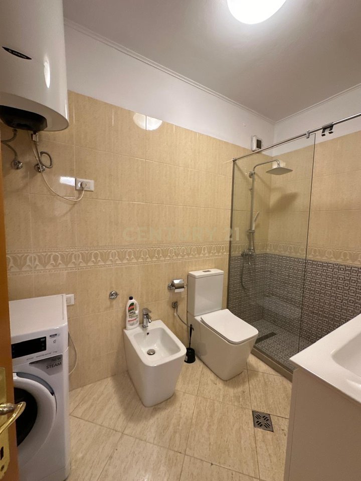 Appartamento 2+1 in affitto vicino alla Comune di Parigi!