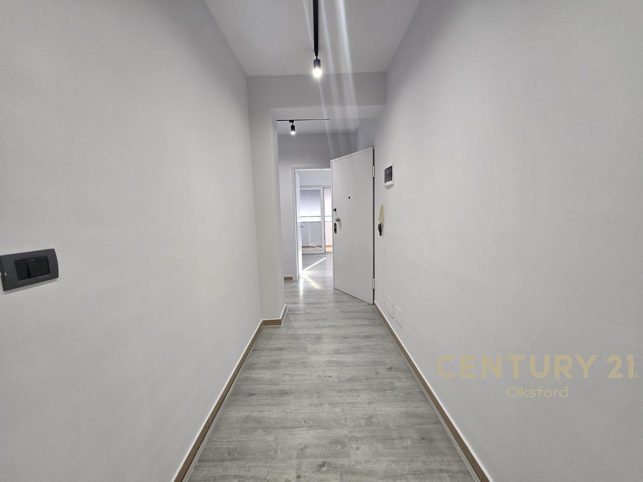 SI AFFITTA AMBIENTE UFFICIO VICINO ALLO STADIO AIR ALBANIA