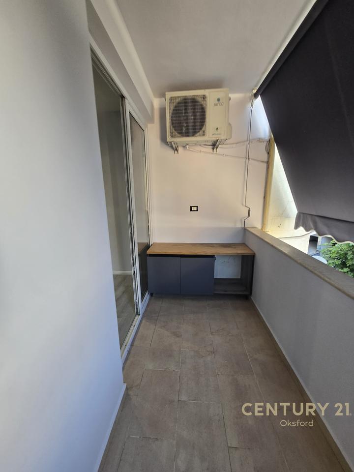 SI AFFITTA AMBIENTE UFFICIO VICINO ALLO STADIO AIR ALBANIA