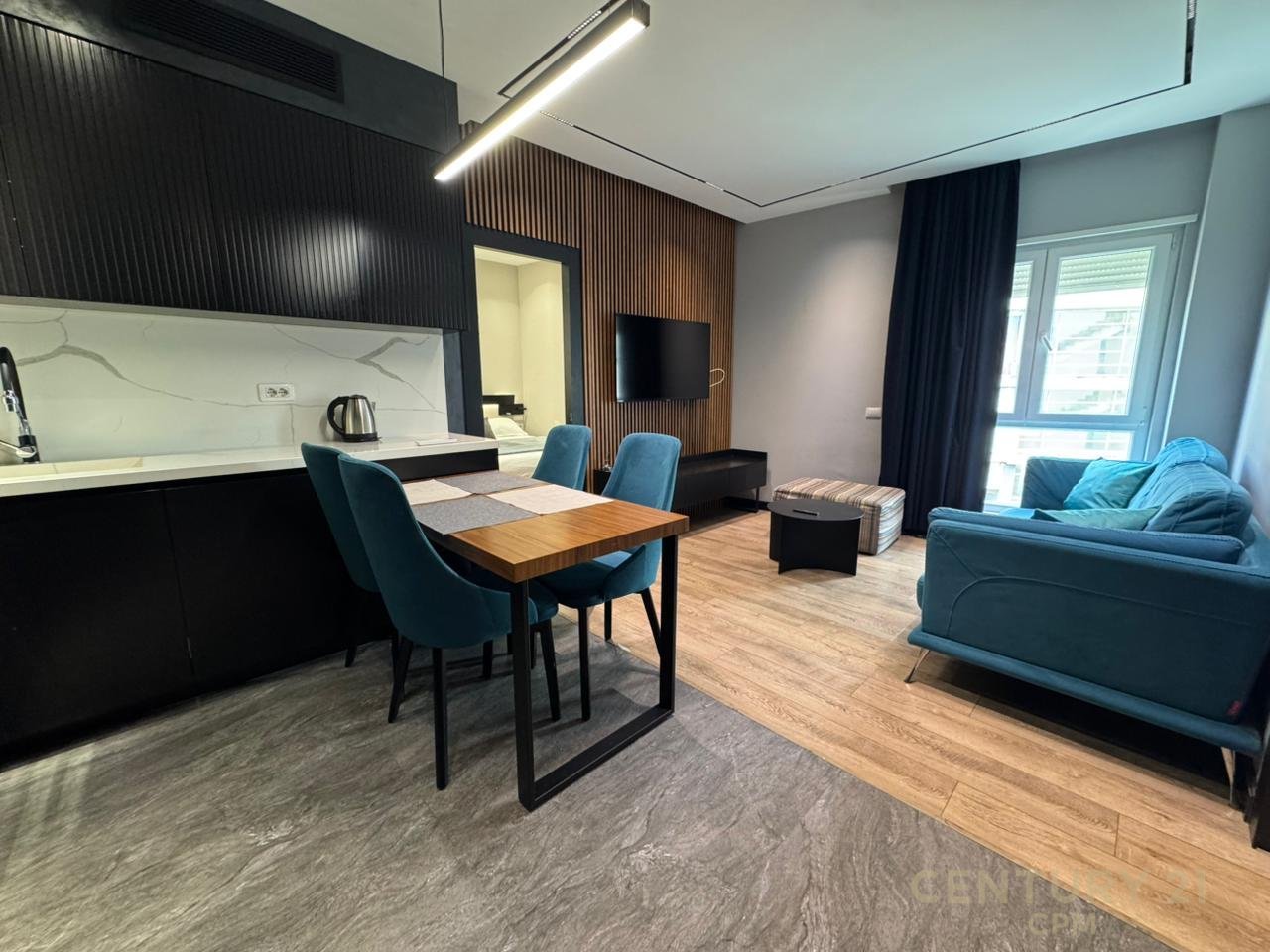 Apartament 2+1+post parkimi prane qendres, Rr. Barrikadave!