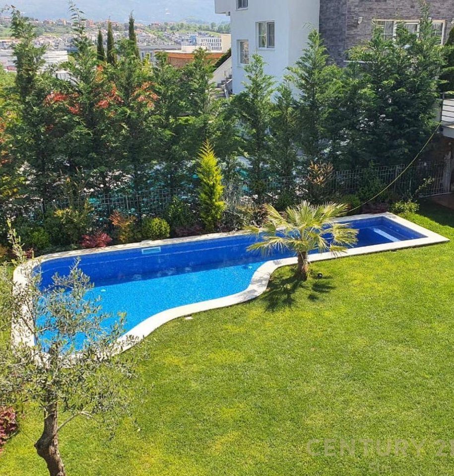 Vile Luksoze Individuale per shitje prane Natyres se Qete