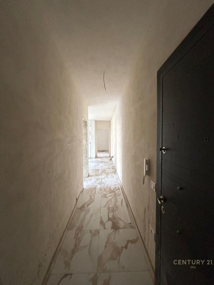 APARTAMENT BOSH PËR ZYRA ME QERA.