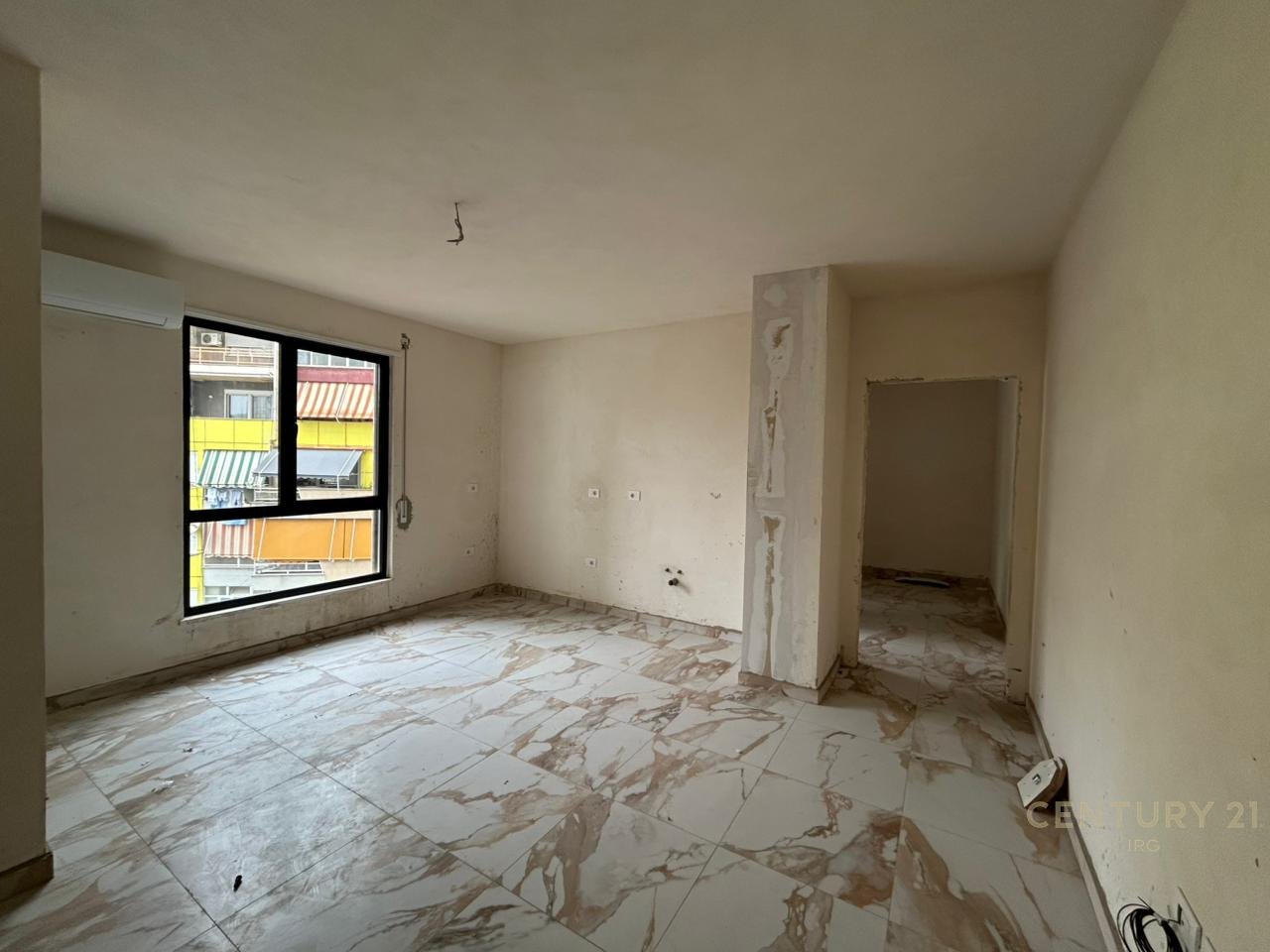 APARTAMENT BOSH PËR ZYRA ME QERA.
