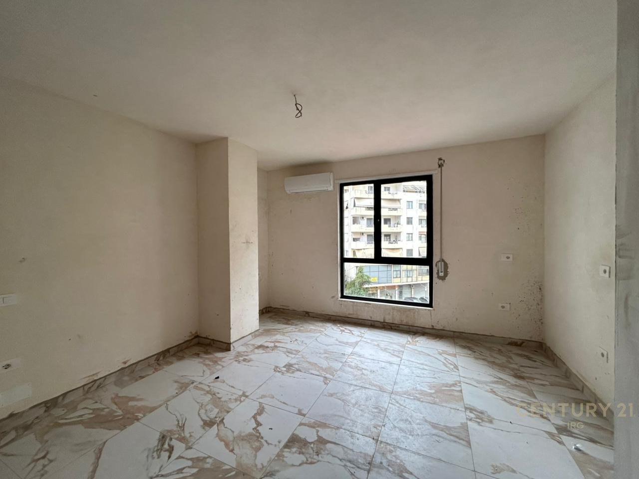 APARTAMENT BOSH PËR ZYRA ME QERA.