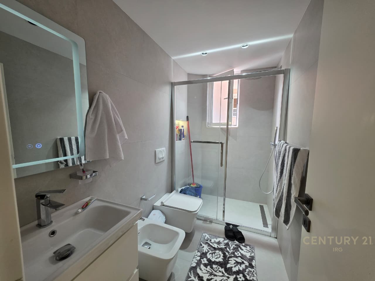 Apartament Premium per qira ish Bllok!