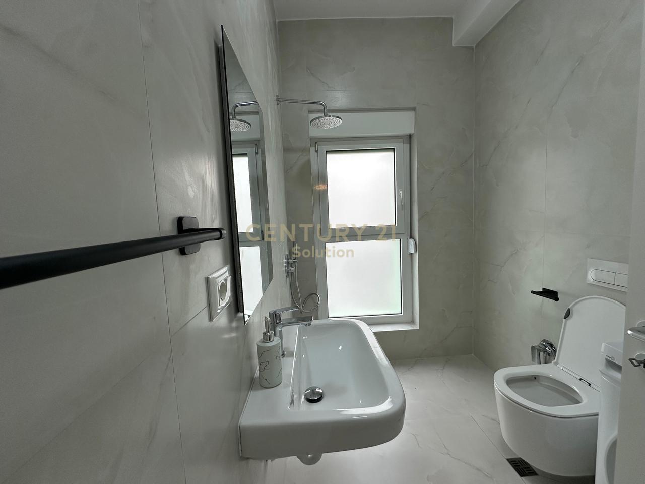 APARTAMENT 1+1 PER QIRA TEK KOMPLEKSI MANGALEM!