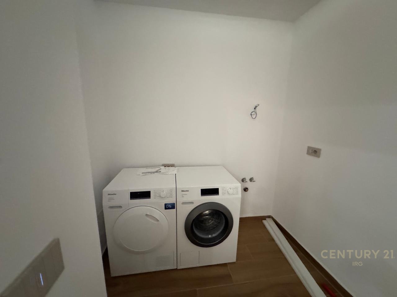 APPARTAMENTO 2+1+3+2 POSTI AUTO AL LAGO ASCIUTTO