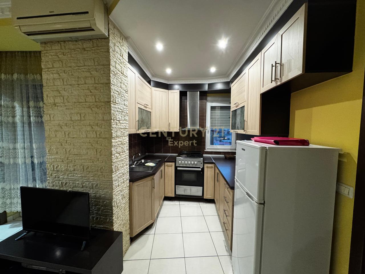 Apartament 2+1 Me Qira tek Kopshti Botanik Zoologjik !!!