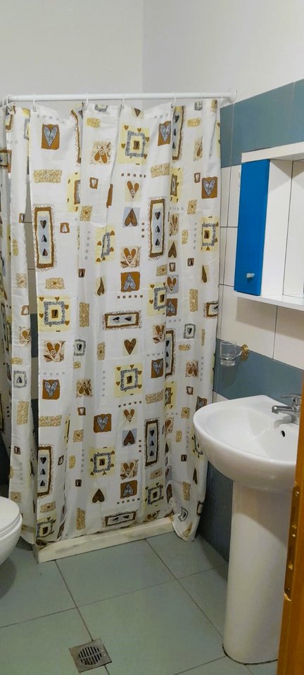 APARTAMENT 1+1 PER QIRA AFATGJATE, NE CENTRALE!