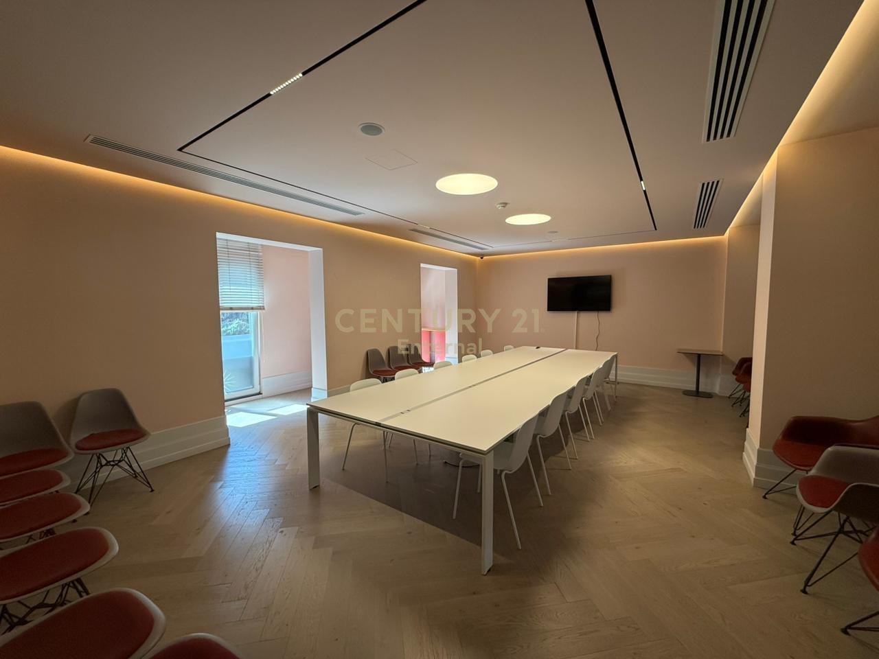 Ambjente per zyra me qira tek Rruga e Elbasanit