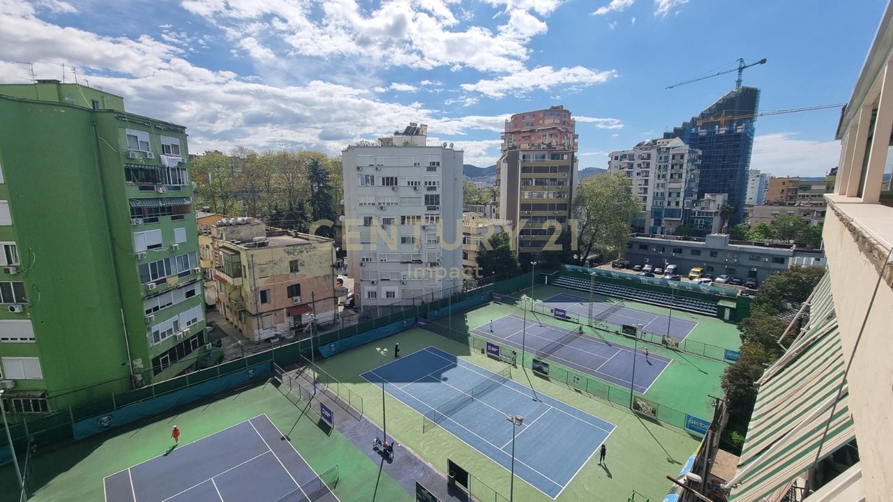 Hotel në Shitje në Myslym Shyri, Tiranë - 527.5m nga SHESHI SKENDERBEJ !