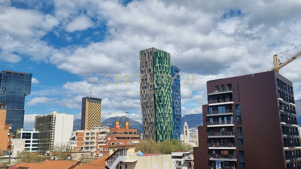 Hotel në Shitje në Myslym Shyri, Tiranë - 527.5m nga SHESHI SKENDERBEJ !