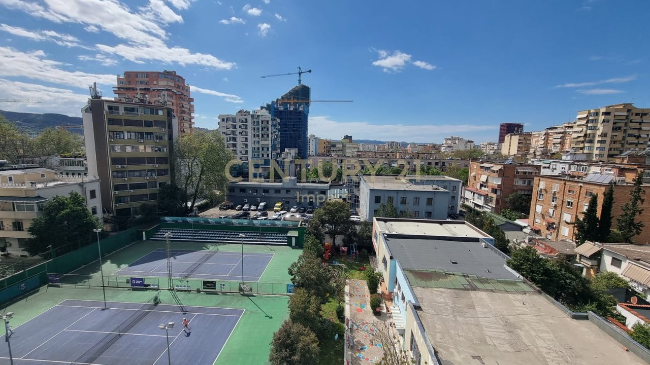 Hotel në Shitje në Myslym Shyri, Tiranë - 527.5m nga SHESHI SKENDERBEJ !