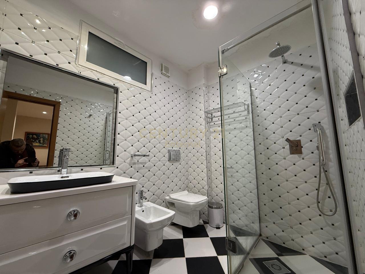 Apartament 2+1+2 Për Shitje në Rrugën Mine Peza, Tiranë – 250,000€