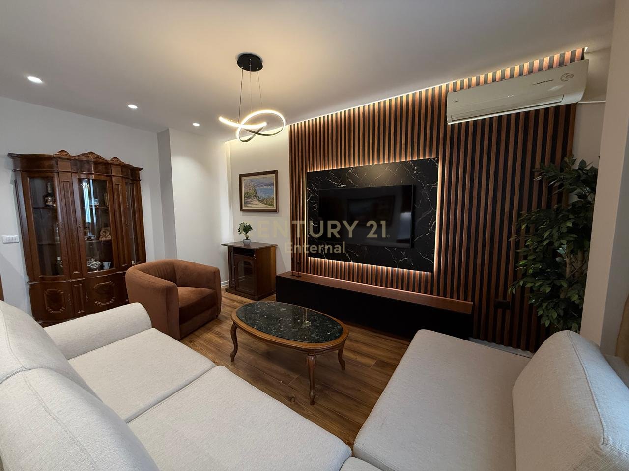 Apartament 2+1+2 Për Shitje në Rrugën Mine Peza, Tiranë – 250,000€