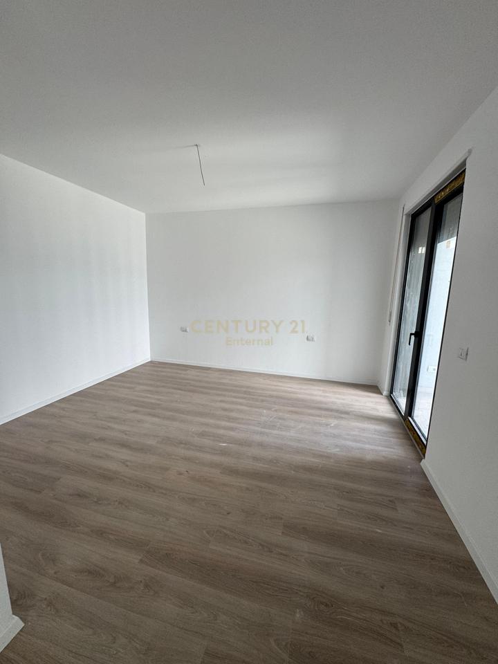 Apartament 2+1+2+Post Parkimi në shitje Akses Tirana