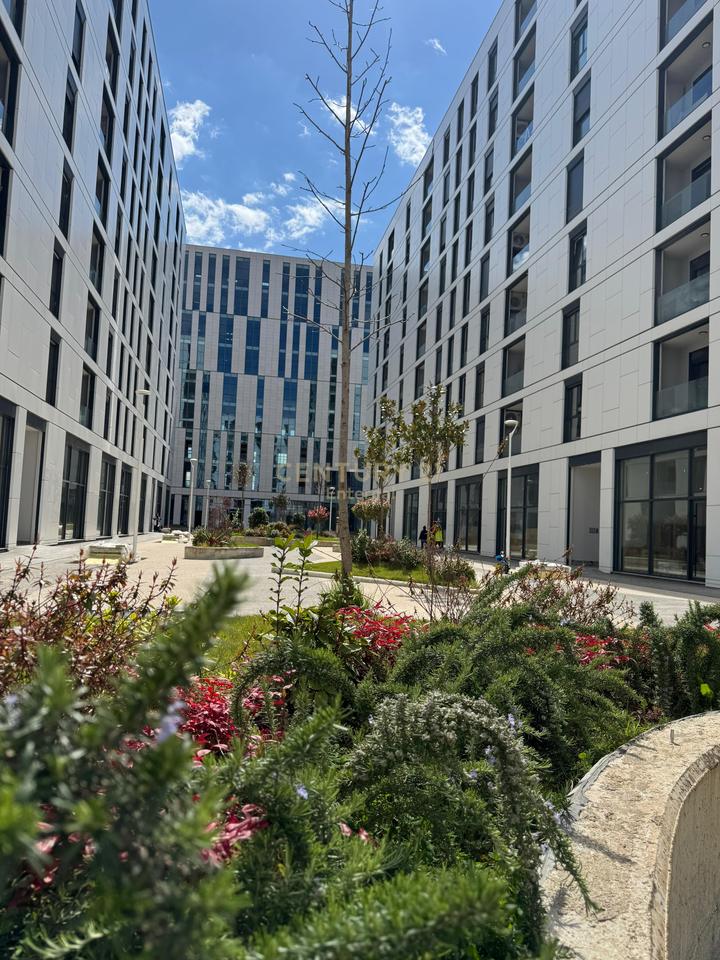 Apartament 2+1+2+Post Parkimi në shitje Akses Tirana