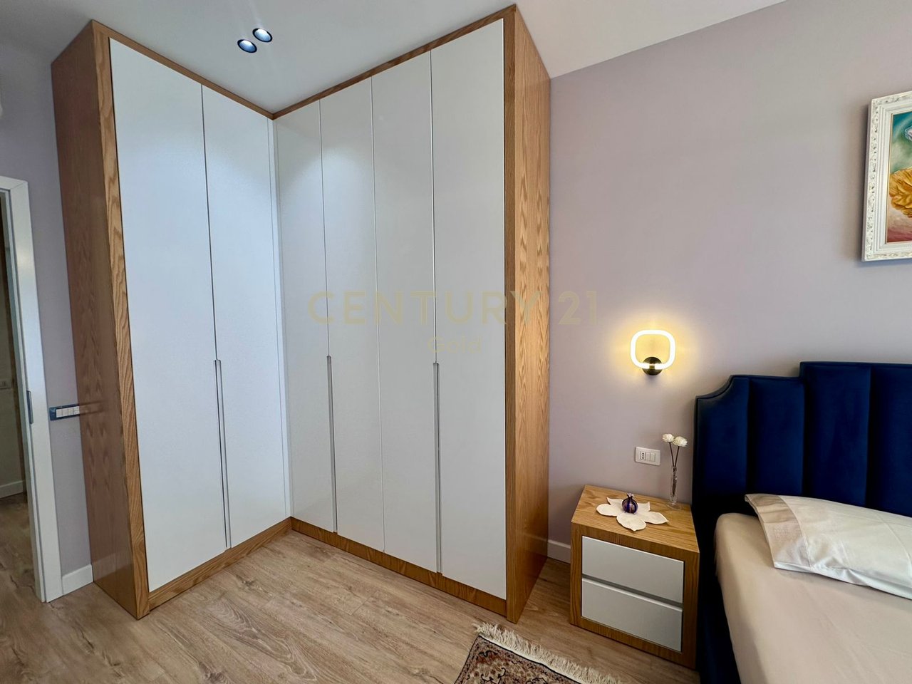 APARTAMENT LUKSOZ PER QIRA NE KOMPLEKSIN MAGNET!