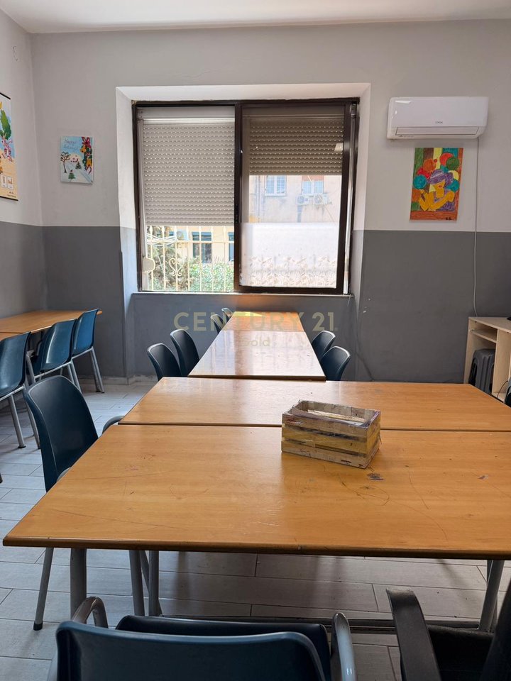 Appartamento 3+1 in affitto nella zona più ricercata di Tirana. Ish Blloku, vicino a Piazza Willson.