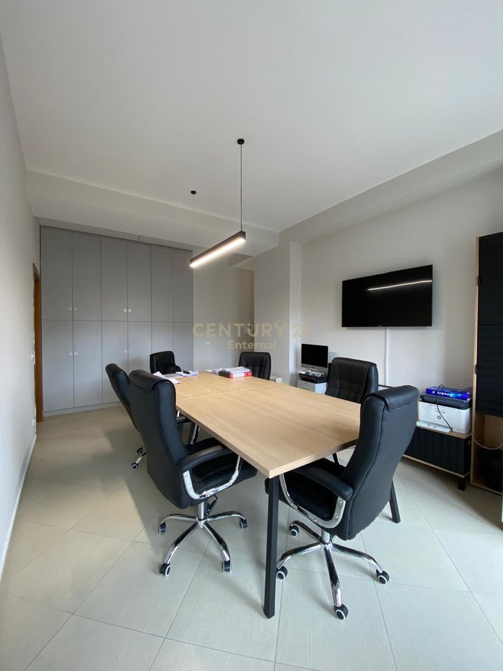 Jepet Apartament 2+1+2 Per Qera Per Zyra